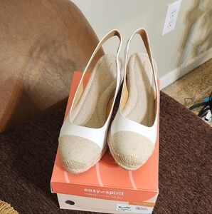 Easy Spirit Women's Cream and Tan Espadrille Slingbacks